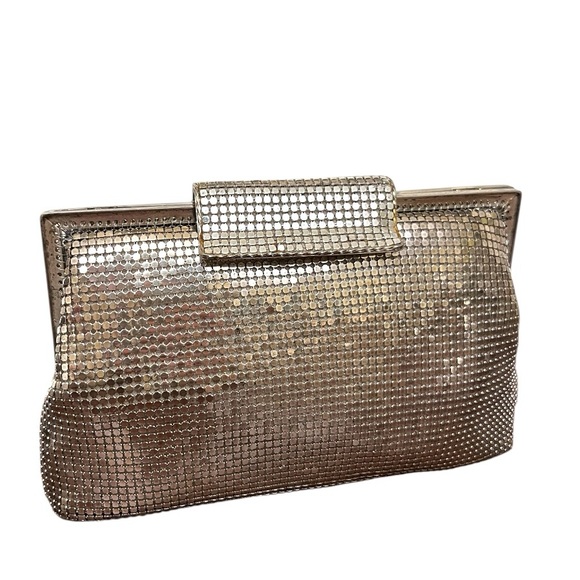 Whiting and Davis vintage mesh clutch bag evening clasp closure silver toned - Picture 2 of 13